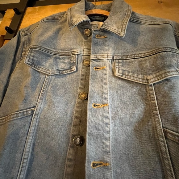 LNDN Medium Wash Denim Jacket with Cut Outs - Picture 5 of 7
